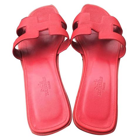 red oran sandals